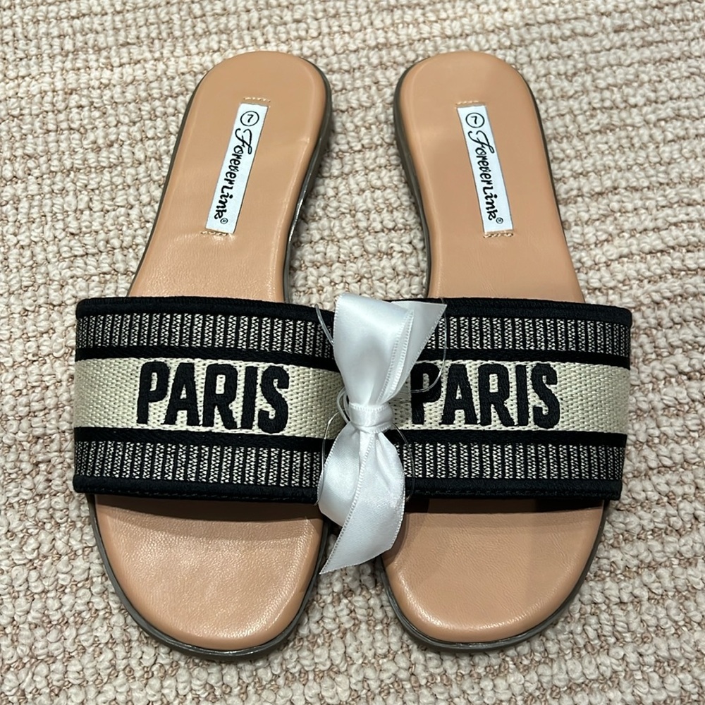 New, Never Worn! Lookalike Steve Madden Knox Sandals in Black